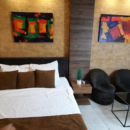 Stan Na Dan Apartman D Lux Jacuzzi Kragujevac Ngoại thất bức ảnh