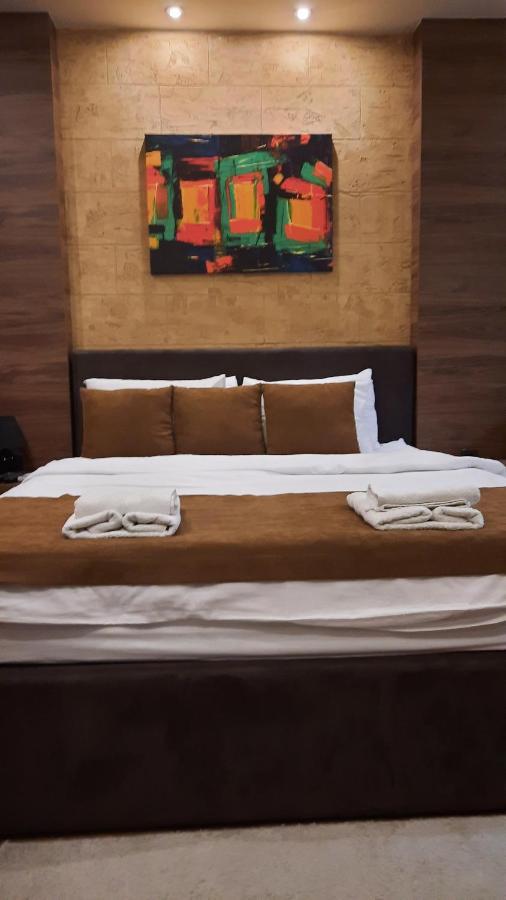 Stan Na Dan Apartman D Lux Jacuzzi Kragujevac Ngoại thất bức ảnh