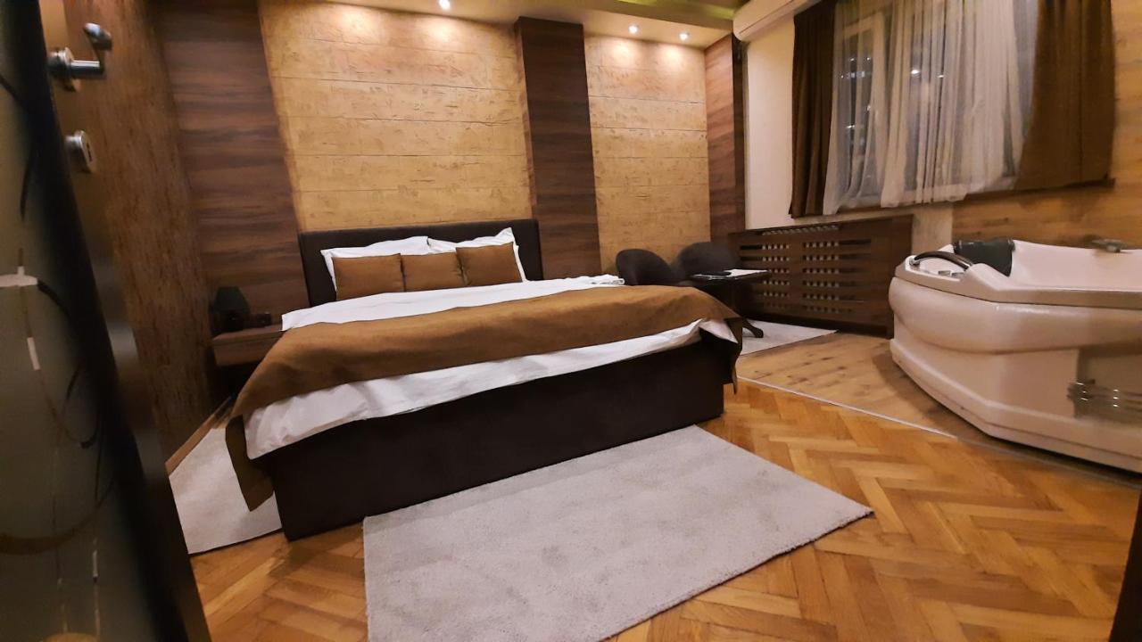 Stan Na Dan Apartman D Lux Jacuzzi Kragujevac Ngoại thất bức ảnh
