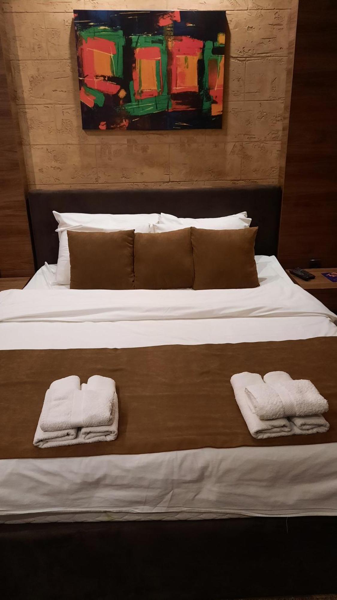 Stan Na Dan Apartman D Lux Jacuzzi Kragujevac Ngoại thất bức ảnh