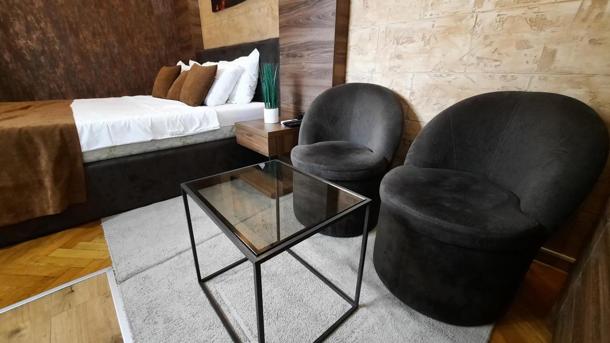 Stan Na Dan Apartman D Lux Jacuzzi Kragujevac Ngoại thất bức ảnh