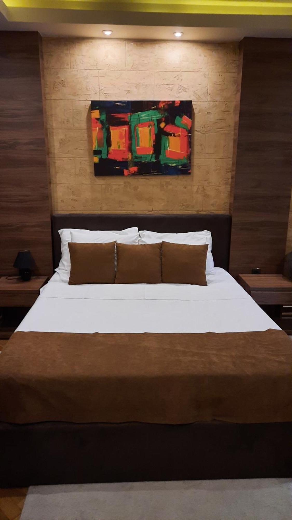 Stan Na Dan Apartman D Lux Jacuzzi Kragujevac Ngoại thất bức ảnh