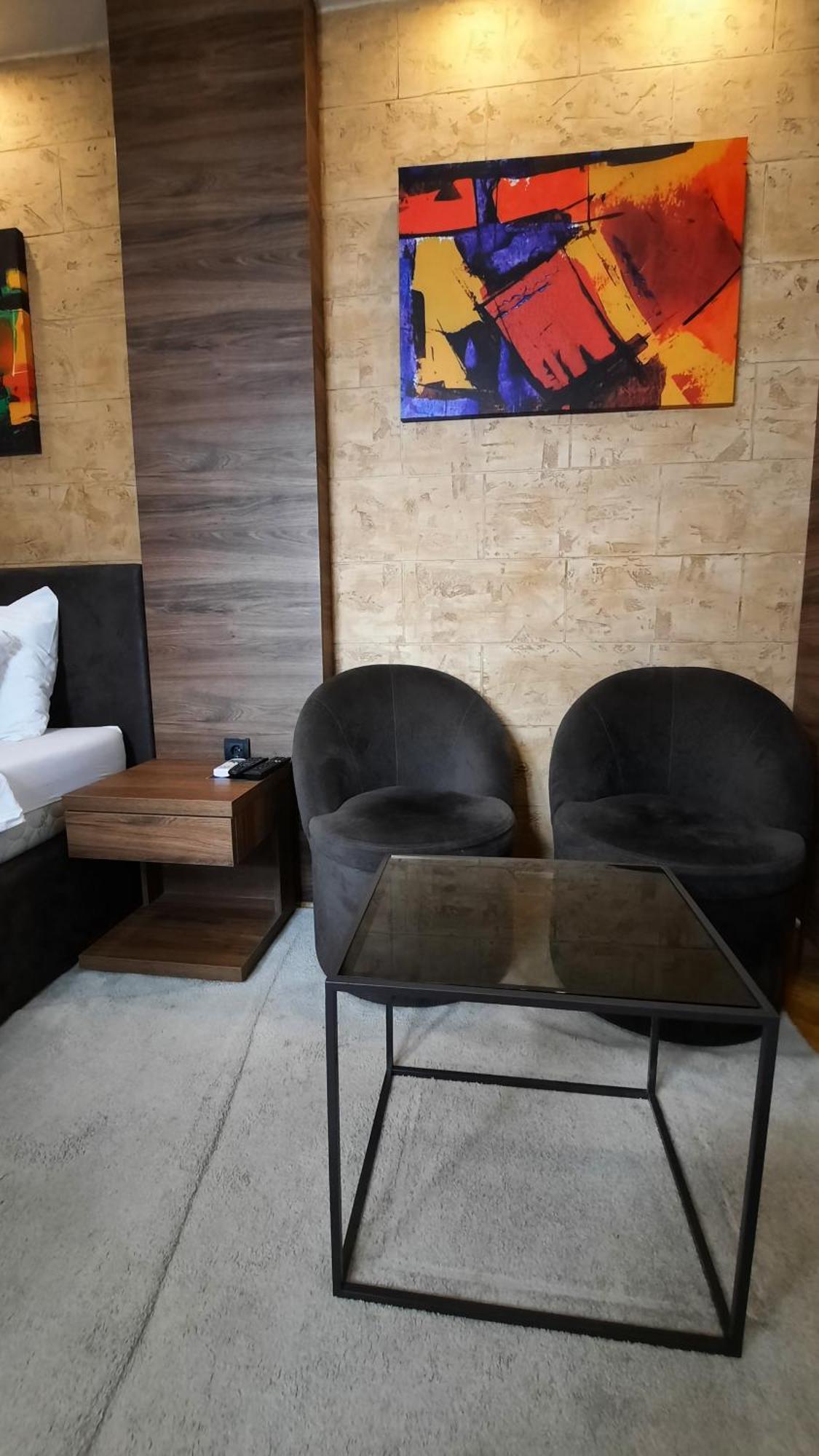 Stan Na Dan Apartman D Lux Jacuzzi Kragujevac Ngoại thất bức ảnh