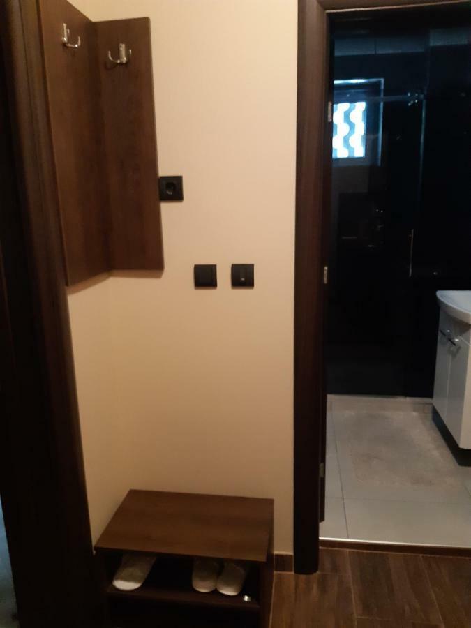 Stan Na Dan Apartman D Lux Jacuzzi Kragujevac Ngoại thất bức ảnh