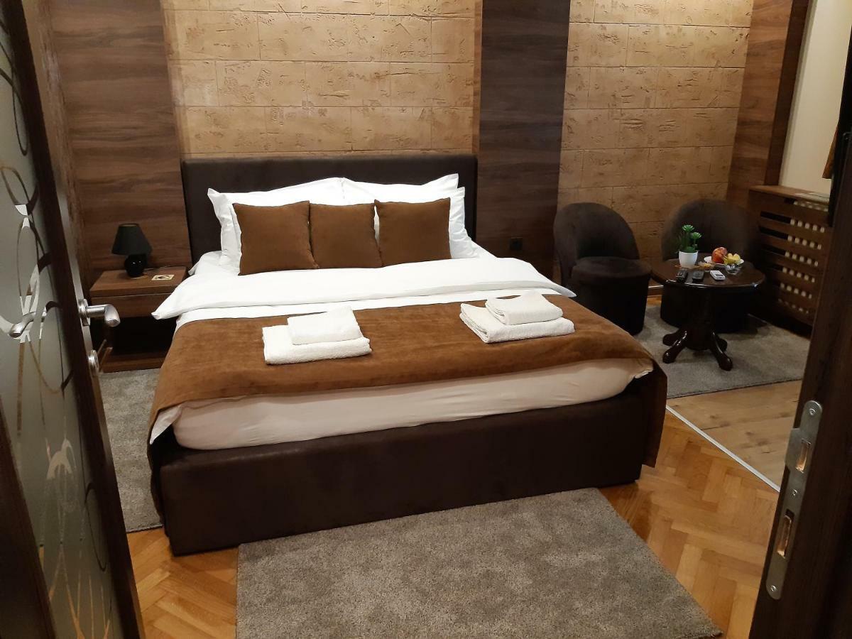 Stan Na Dan Apartman D Lux Jacuzzi Kragujevac Ngoại thất bức ảnh